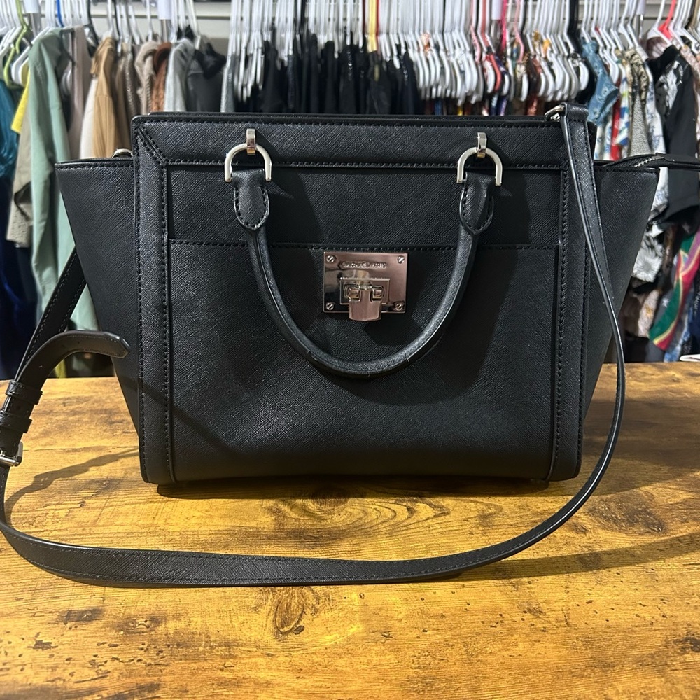 Michael Kors Tina Saffiano Leather Messenger Handbag Crossbody in Black